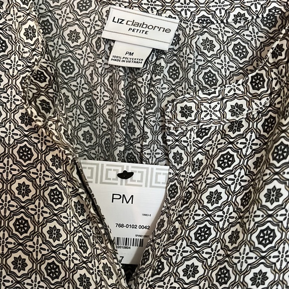 Liz Claiborne Petite Top - Picture 2 of 4